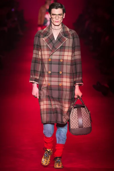 Look 3